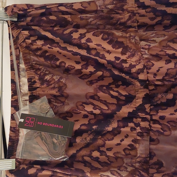 Romper - Picture 3 of 3